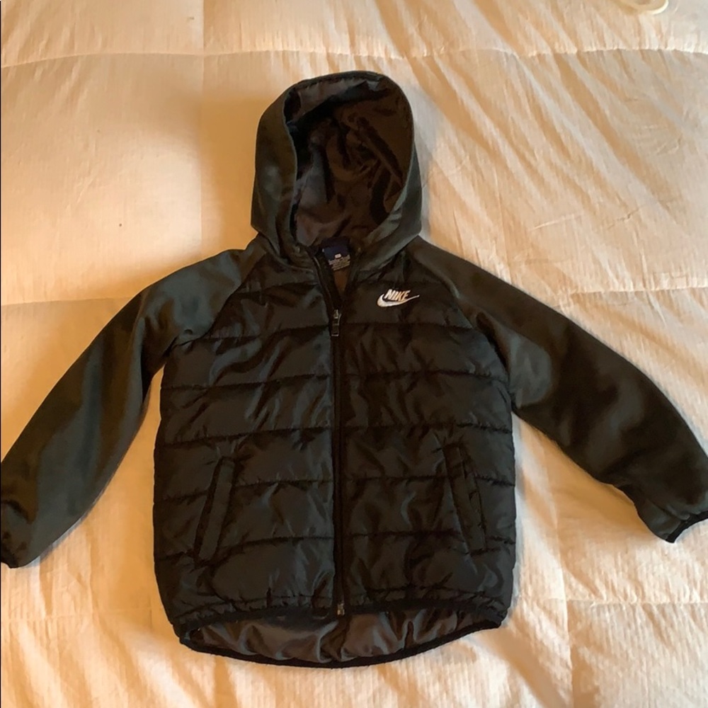 Nike Boys size 7 light puffer jacket.